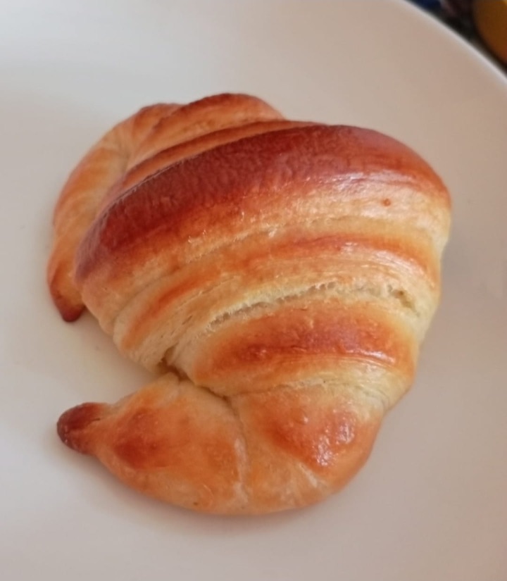 Croissant classique 500 FCFA — INSTINCT DIVIN Cotonou